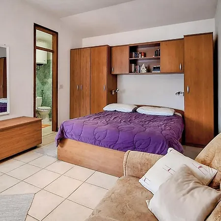 Apartment Awesome In With Wi-fi